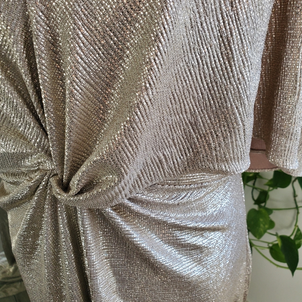 RALPH LAUREN | Gold Champagne Foil Print Jersey Cape Gown (Size 14) - Picture 8 of 15